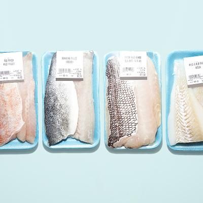 Health: Fish Fraud Is Absolutely Rampant: New Report There’s a good chance you’re not getting what you think you’re getting How To Eat Crawfish, Shrimp Pad Thai, Lean Protein Meals, Seafood Shop, How To Store Potatoes, Sustainable Seafood, Red Snapper, Fatty Fish, Foods To Avoid