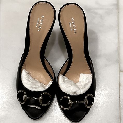 Authentic Gucci Black Leather Heeled Sandals With Silver Hardware & Size 38.5. Heel Ht 4”. Brand New Condition With Box And Dust Bag. Accepting Offers Classy Shoes For Women, Classy Kitten Heels, Cute Black Shoes For Women, Vintage Gucci Heels, Cute Kitten Heels, Gucci Heels Sandals, 2000s Heels, Vivienne Westwood Heels, 90s Heels