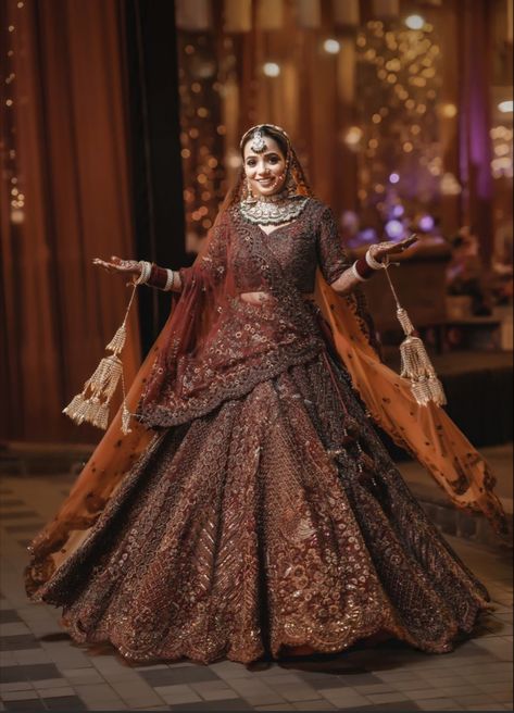 Engagement Dress For Bride Indian, Sangeet Dresses, Engagement Dress For Bride, Latest Bridal Lehenga Designs, Red Bridal Dress, Bridal Lehenga Designs, Latest Bridal Lehenga, Wedding Lehenga Designs, Indian Bride Outfits