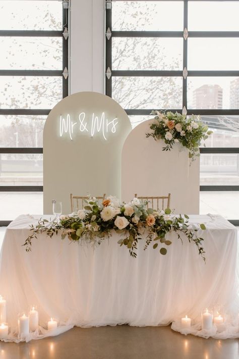 Sweetheart Table Wedding, Table Wedding, Sweetheart Table, Wedding Inspo, Flowers