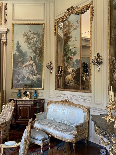 French House Aesthetic, French Mansion Interior, French Castle Interior, Neoclassical Home, Rococo Interior, Chateaux Interiors, Masculine Interior, Money Lifestyle, Castle Decor