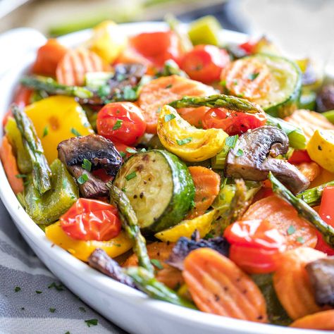 Healthy Side Dishes Vegetable, Medley Vegetables Recipe, Roasted Garden Vegetables, Vegetables Baked In The Oven, Sheet Pan Side Dishes, Meal Prep Roasted Veggies, Vegetables For Large Groups, Bbq Roasted Vegetables, Broiled Vegetables In Oven