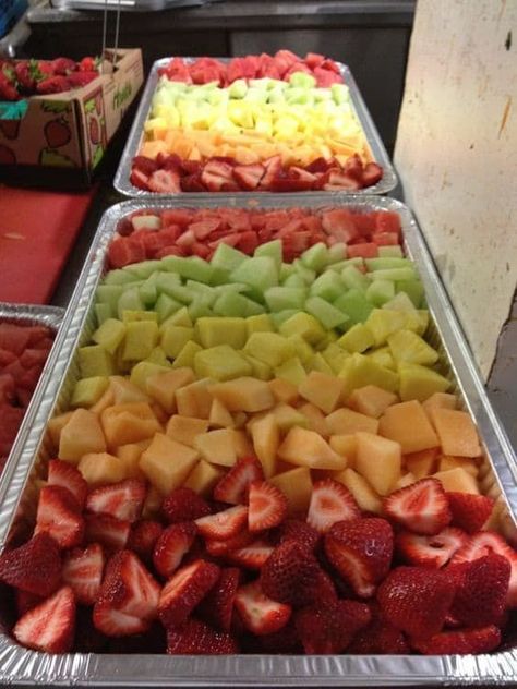 35 Best Fruit Tray Ideas for Graduation Party Veggie Platter For Party, Easy Party Food For A Crowd Make Ahead, Party Plater Ideas, Reception Food Ideas Buffet, Sandwhich Platters Party, Table Snacks For Party Appetizers, Food Table For Birthday Party, Summer Party Food Ideas For Adults, Cheap Fruit Tray Ideas