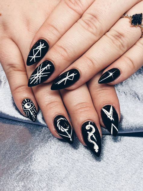 Nordic Nail Design, Ren Fest Nails, Runes Nail Art, Witch Nails Acrylic Short, Rune Nail Designs, Viking Rune Nail Art, Norse Nail Art, Witchy Nail Art Designs, Wicca Nails Designs