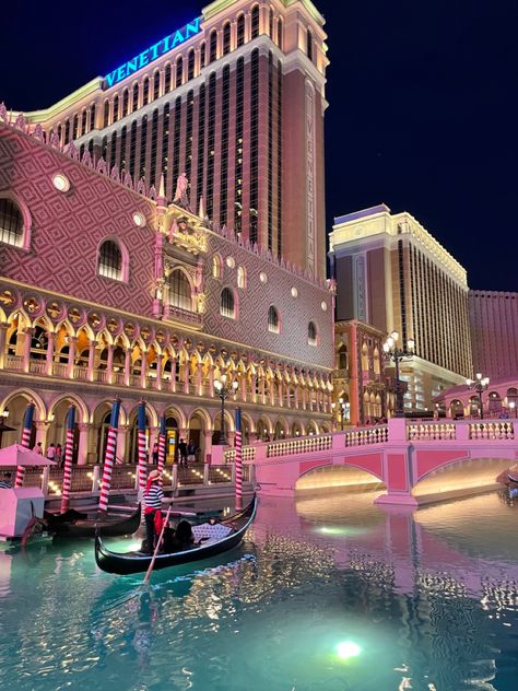 Venetian Casino Las Vegas, Las Vegas Must See, Nevada Las Vegas, Vegas Hotel Aesthetic, Las Vegas Nevada Aesthetic, Vegas Casino Aesthetic, Las Vegas To Do, The Cosmopolitan Las Vegas, Las Vegas Casino Aesthetic