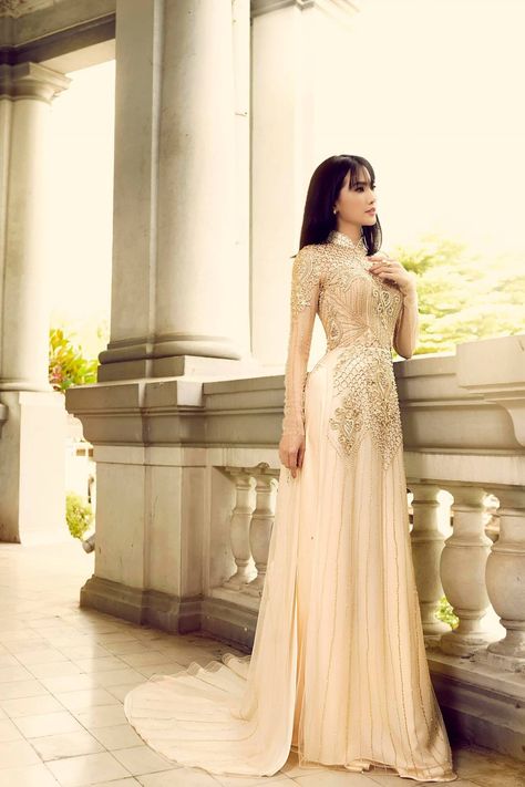 Vietnamese Wedding Ao Dai, Traditional Vietnamese Wedding, Wedding Ao Dai, Vietnamese Wedding Dress, Vietnamese Wedding, Asian Wedding Dress, Vietnamese Dress, Lace Wedding Dress Vintage, Wedding Dresses Photos