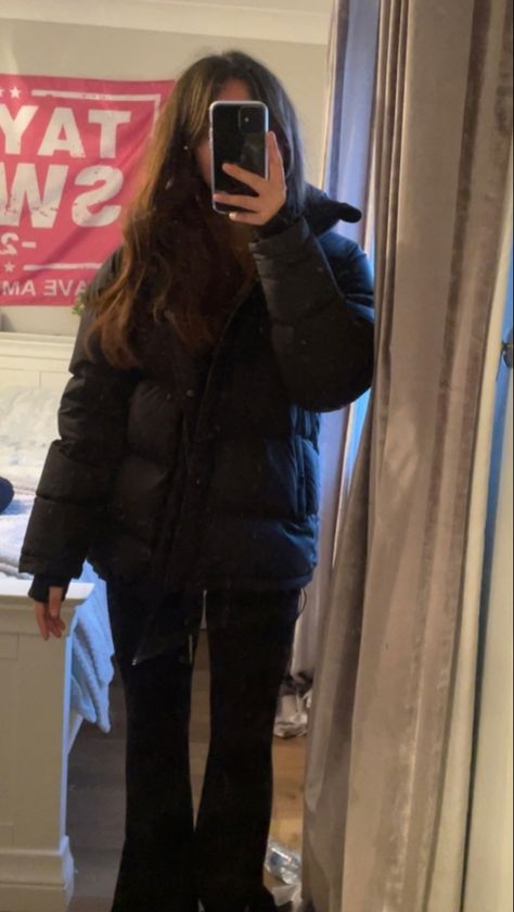 Black Super Puff Outfit, Aritzia Black Super Puff, Aritzia Puffer Jacket Outfit, Super Puff Aritzia Outfit, Superpuff Outfit, Super Puff Outfit, Superpuff Aritzia, Aritzia Puffer Jacket, Super Puff Aritzia