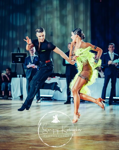 Modern Jive, Latin Dances, Jive Dance, Dance Vibes, Dance Latin, Action Board, Dance Partner, Folk Culture, Latin Dancing