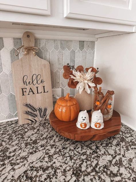 Autumn Aesthetic House Decor, Blue And White Fall Decor Kitchen, Fall Home Decor Coffee Table, Halloween Home Decor Aesthetic, Fall Home Decor Apartment, Kitchen Counter Corner Fall Decor, Call Decorating Ideas, Fall Decor On Entertainment Center, Fall Decorations Apartment Small Spaces