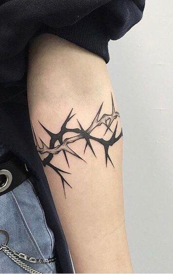 Blitz Tattoo, Barbed Wire Tattoo, Wire Tattoo, Thorn Tattoo, Tato Dengan Makna, Barbed Wire Tattoos, Emo Tattoos, Backpiece Tattoo, Pola Lengan