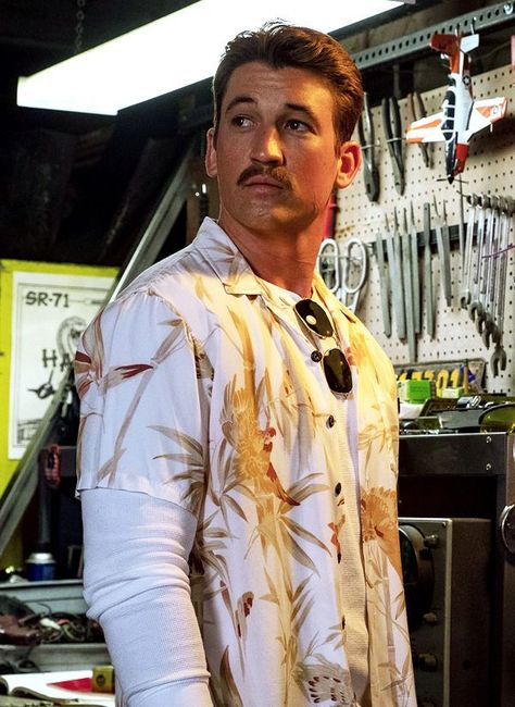 Mike Teller, Action Films, Glen Powell, Miles Teller, Corte De Cabelo Masculino, Movies And Series, Hottest Guy Ever, Film Review, Hot Actors