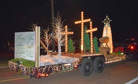 Tissue Paper Parade Float, Night Parade Float Ideas, Nativity Scene Christmas Parade Float, Nativity Scene Float Ideas, Lighted Parade Ideas, Christian Christmas Floats Parade Ideas, Christian Floats For Parade, Nativity Float Parade, Hometown Christmas Parade Float