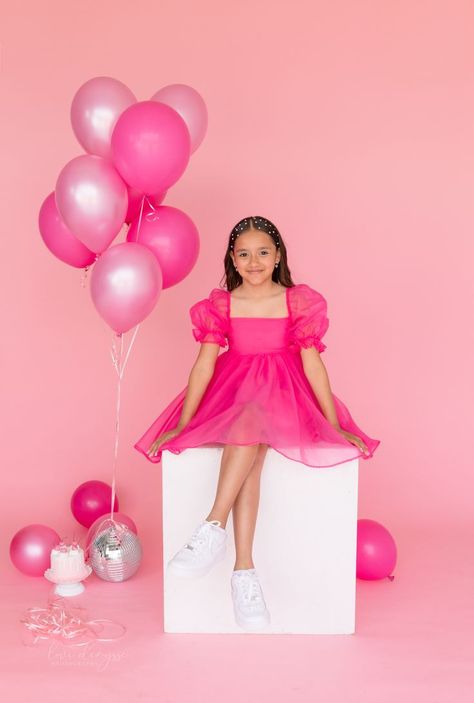 Barbie Birthday Shoot Ideas, Double Digit Photo Shoot, 10 Birthday Picture Ideas, Pink Backdrop Birthday Photoshoot, Birthday Photoshoot Barbie, 8 Year Birthday Photoshoot, Barbie Theme Photoshoot Ideas, Toddler Barbie Photoshoot, Hello Kitty Photoshoot Ideas