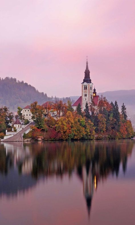 Slovenia in a Weekend: The Perfect Slovenia Itinerary Winter Vacation Packing, Slovenia Itinerary, Winter Vacation Packing List, Iceland Packing List, Slovenia Travel, Lake Bled, Italy Trip, Voyage Europe, Packing List For Travel