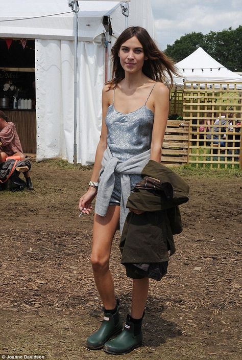 Alexa Chung (with her Barbour coat on her arm and Hunter boots) - At 2014 Glastonbury Music Festival.  (June 2014) Glastonbury Festival Fashion, Glastonbury Fashion, Alexa Chung Style, Lily Allen, Poppy Delevingne, Glastonbury Festival, Music Festival Outfits, Boating Outfit, I'm With The Band