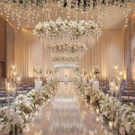 Find the Best Wedding Ideas & Wedding Inspiration at Carats & Cake Grand Wedding Decorations, Royal Wedding Ideas Decoration, Wedding Venues Ceremony, Reception Aisle Decor, Soft Wedding Ideas, Wedding Decorations Aisle, Wedding Backdrop With Chandelier, Dream Wedding Indoor, Wedding Ceremony Ideas Decoration Indoor