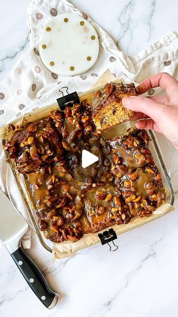 Florence Stanton ✨ Easy Baking Recipes on Instagram: "✨Sticky, toffee, nutty, Blondies ✨👇🏼

The easiest way to add a twist to your classic sticky toffee pudding, a classic British dessert. 

By turning the traybake into this super easy blondie recipe, you get a SUPER fudgy texture. The caramel on top is essential for the full cosy delicious vibe.

Recipe on the site, link in bio💖✨

#recipe #baking #blondies #stickytoffeepudding #caramel #pecanblondies" Baking Blondies, Easy Blondie Recipe, Blondies Recipe Easy, Blondie Recipe, British Desserts, Recipe Baking, Blondies Recipe, Toffee Pudding, Sticky Toffee Pudding