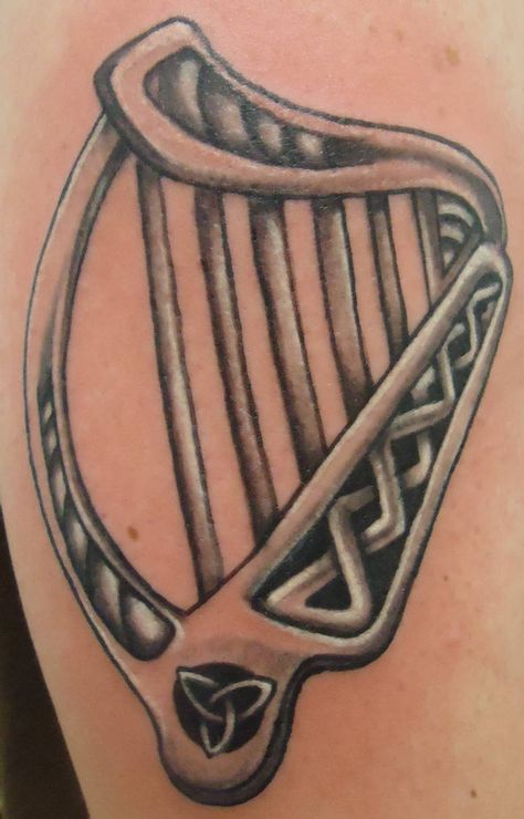 Irish Harp Tattoo, Tattoo Irish, Heritage Tattoo, Harp Tattoo, Connections Art, Finger Tattoos Words, Claddagh Tattoo, Pain Chart, Ireland Tattoo