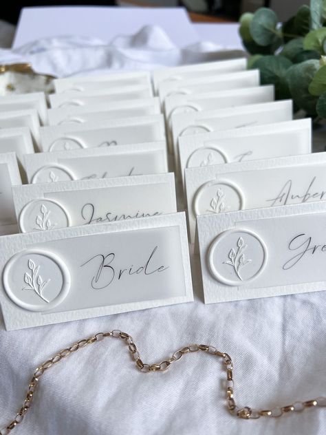 Vellum Place Name Tags Personalised Name Tags Wedding Place cards Name Place Cards Name Place Setting Wax Seal Place Card - Etsy.de Name Place Settings Wedding, Placename Wedding, Name Tag For Wedding, Name Wedding Table, Name Tag Ideas Wedding, Wedding Table Place Cards Ideas, Place Tags Wedding, Reception Name Card Ideas, Wedding Dinner Place Cards