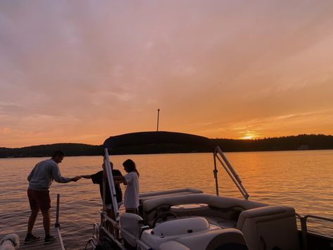 Summer Lake House, Midwest Summer, December Pictures, Summer Mood Board, Lake Girl, Lake Days, Sunset Lake, Emily Henry, Lake Boat