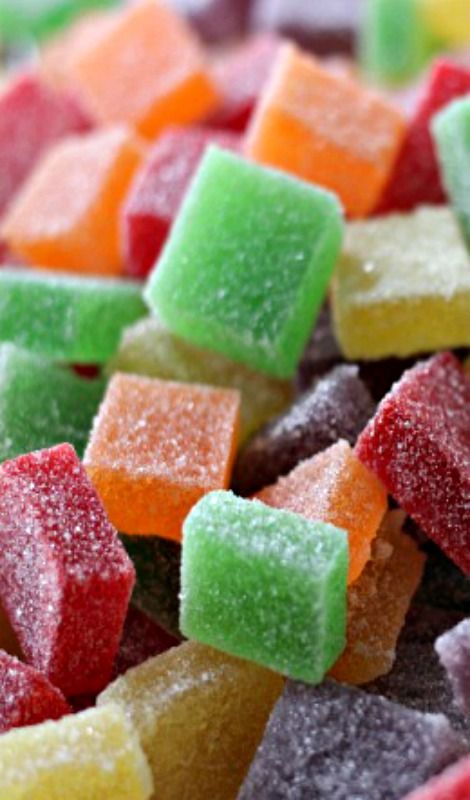 Homemade Gum Drops Gumdrop Recipe, Fruit Chews, Candy Recipes Homemade, Christmas Candy Recipes, Homemade Holiday, Gum Drops, Homemade Candies, Sweets Treats, Gummy Bears