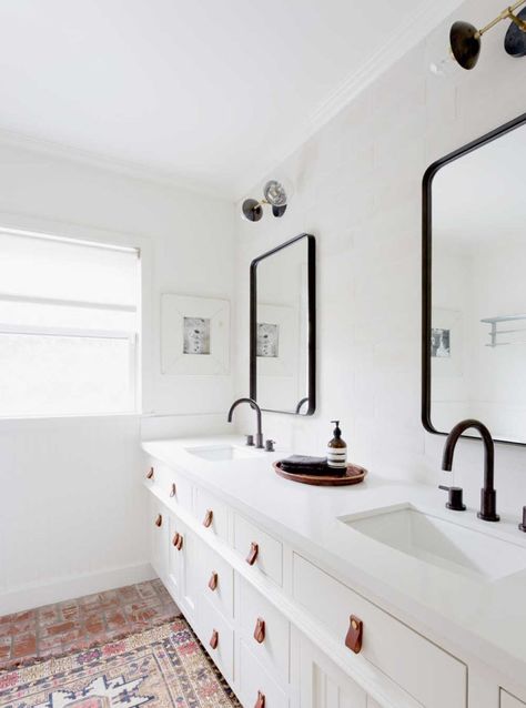 Master Bath Inspiration and Ideas Beautiful Bathroom Vanity, Bathroom Cabinets Diy, Modern Farmhouse Diy, Interior Design Minimalist, Bathroom Hacks, Modern Bathroom Cabinets, Ikea Bathroom, Bathroom Inspiration Modern, Ikea Hemnes