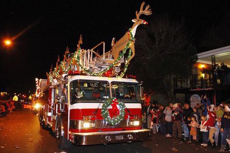 #7 Fairhope Magical Christmas Parade - Holiday events abound throughout the state this month, offering Christmas cheer via parades, tree lighting ceremonies, movie screenings and more. Fire Truck Christmas Parade, Christmas Car Decorations, Roof Decoration, Holiday Car, Fairhope Al, Emt Paramedic, Eco Friendly Christmas, Christmas Float, Faux Snow