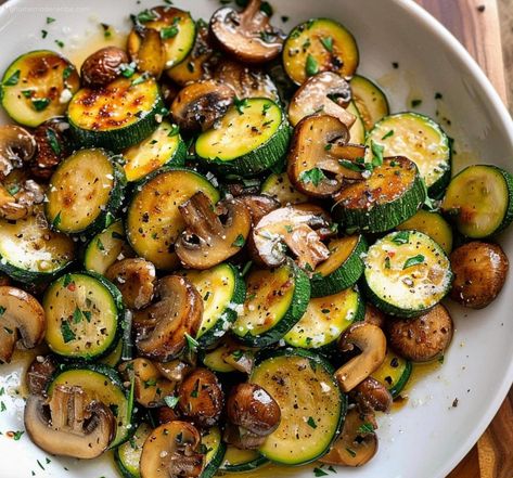 Skillet Zucchini And Mushrooms | Easy And Flavorful Side Dish - My Home Made Recipe Zucchini And Mushrooms, Sautéed Zucchini, Zucchini Sticks, Sauteed Zucchini, Easy Recipes For Beginners, Diet Recipes Easy, Idee Pasto Sano, Zucchini Recipes, Healthy Dishes