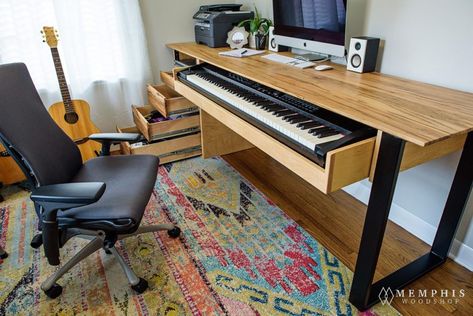 Studio Desk Music, Piano Table, Home Studio Desk, Piano Desk, Music Desk, Home Music Rooms, Home Studio Setup, Studio Desk, Music Studio Room