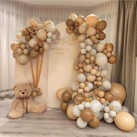 Bear Baby Shower Theme, Classy Baby Shower, Idee Babyshower, Boy Baby Shower Ideas, Baby Shower Theme Decorations, Giant Teddy, Baby Shower Deco, Bearly Wait, Gender Reveal Party Decorations