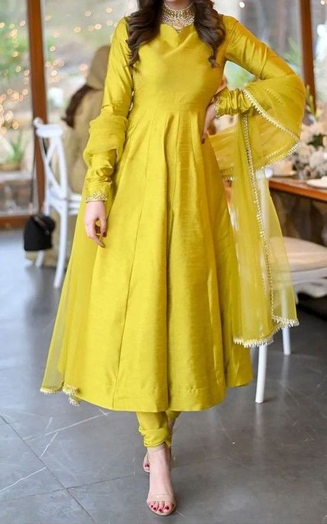 Mayon Dresses, Mustard Colored Dress, Mustard Yellow Dress, Floral Maxi Dresses, Stylish Maxi Dress, Simple Style Outfits, Girls Dresses Sewing, Designer Kurti Patterns, Simple Kurti Designs