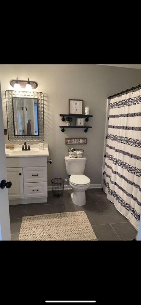 Ideas For Small Restrooms, Grey Accent Bathroom Ideas, Black Interior Bathroom Design, Dark Themed Bathroom Ideas, Guest Bathroom Decor Minimalist, Bathroom Decor White Cabinets, Gray Walls Bathroom Ideas, White With Black Accent Bathroom, Apartment Bathroom Decor Ideas Vintage