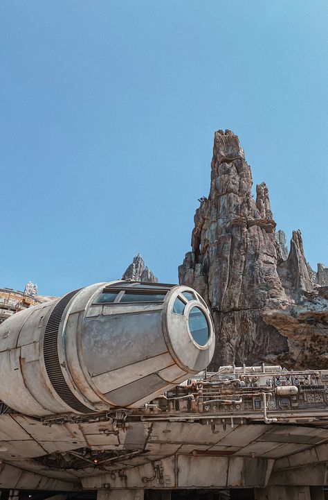 Disney World Images, Disneyland California Star Wars, Disney World California, Disneyworld Wallpaper, Wdw Aesthetic, Star Wars Disneyland, California Disneyland, Disneyland Aesthetic, Disneyland Star Wars