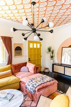 Maximalist Interior, Interior Design Per La Casa, Inspire Me Home Decor, Maximalist Decor, Design Del Prodotto, Roaring Twenties, A Living Room, Eclectic Home, Dream House Decor