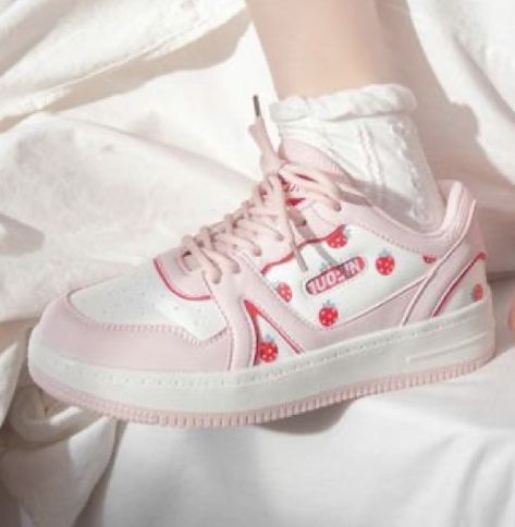 Egirl Soft, Aesthetic Sneakers, Minimalist Sneakers, Hello Kitty Shoes, Girl Sneakers, Star Clothing, Clueless Outfits, Kawaii Shoes