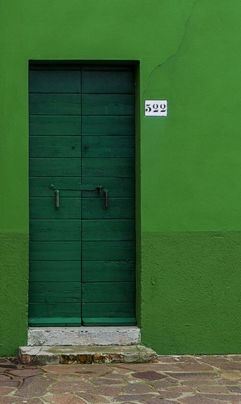 Burano, Italy Green Building, Burano Italy, Verde Vintage, When One Door Closes, Green Door, Unique Doors, Beautiful Doors, Color Of Life, Color Verde