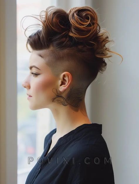 Shaved Sides Long Top Women, Undercut Updo, Messy Bun Ideas, Long Undercut, High Messy Bun, Bun Ideas, Shaved Side, High Bun Hairstyles, Curly Bun Hairstyles