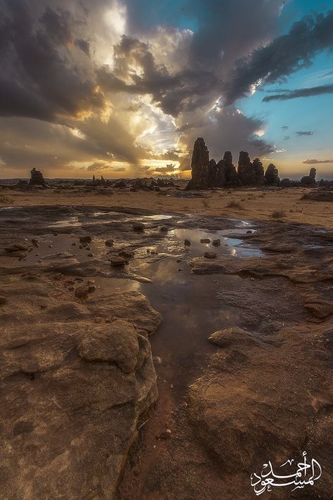 Rain In The Desert, Walk In The Rain, Story Pictures, About Rain, Desert Road, Fantasy Settings, Beautiful Skies, Walking In The Rain, Desert Art