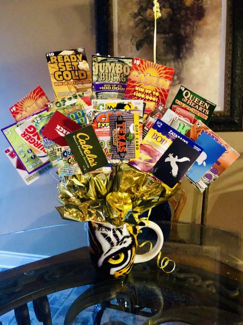 Gambling with a Gift card bouquet #eyeofthetiger #nolongeraminor #18thbirthday Funny Family Christmas Cards, Card Bouquet, Gift Card Bouquet, Teenage Birthday, Surprise Ideas, Texas Gifts, Diy Gifts For Friends, Gambling Gift, Lottery Tickets