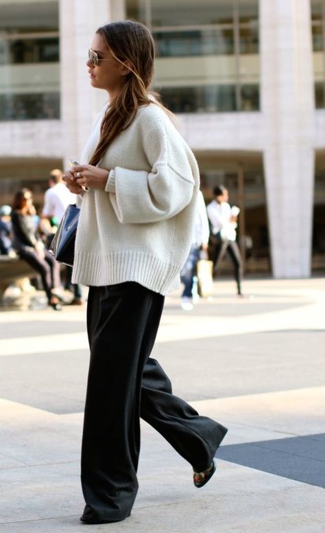 oversized White Oversized Knit Sweater Outfit, Oversized Black Pants Outfit, Black Pants White Sweater Outfit, Chic Oversized Knit Sweater, Oversize Sweater Leggings Outfit, Elegant Oversized Soft Knit Tops, Oversized Elegant Knit Sweater, Chic Oversized Soft Knit Top, Chic Oversized Knit Dress