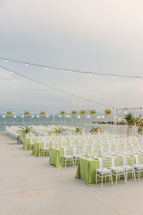 Bright Green Wedding Theme, Green Wedding Beach, Bright Green Wedding, Neon Green Wedding, Lime Green Wedding Theme, Light Blue Wedding Colors, White Wedding Table Decor, Pie Wedding, Green Table Settings