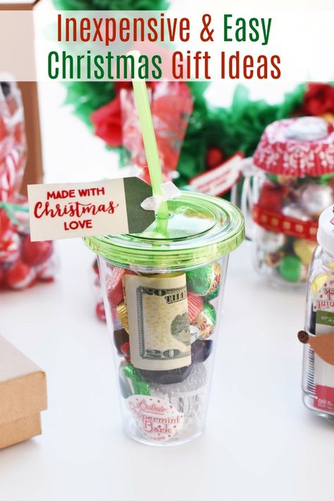 Cute Homemade Christmas Gift Ideas (Inexpensive and Easy). Looking for cheap & easy Christmas gift ideas from friends and family? We've crafted some of the cutest homemade DIY Christmas gift ideas you'll love! They feature candy and chocolate and are so easy to make for your friends, co-workers, and kids! They also make cute stocking stuffers!  via @savvysavingcoup #AD @rmpalmercompany Easy Christmas Presents, Homemade Christmas Gift Ideas, Diy Gifts For Christmas, Diy Christmas Gifts For Kids, Diy Christmas Gift Ideas, Homemade Christmas Gift, Easy Homemade Christmas Gifts, Jul Diy, Best Friend Christmas Gifts