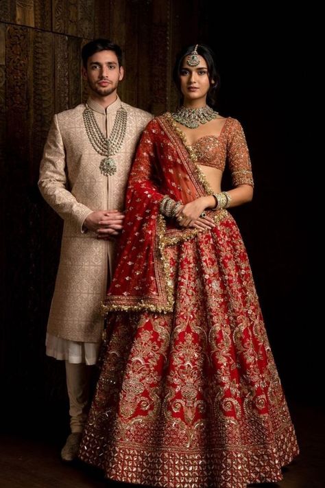 Sabyasachi Bridal, Baju Kahwin, Bridal Lehenga Designs, Latest Bridal Lehenga, Saree Bollywood, Wedding Lehenga Designs, Indian Wedding Outfit, Indian Bride Outfits, Indian Bridal Lehenga