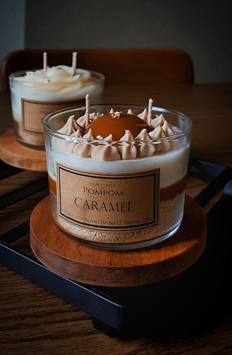 Fall Candle Ideas, Gourmet Candles, Bougie Aesthetic, Essential Oil Candle Blends, Caramel Candle, Lilin Aroma, Weird Candles, Handmade Candles Diy, Christmas Candles Diy