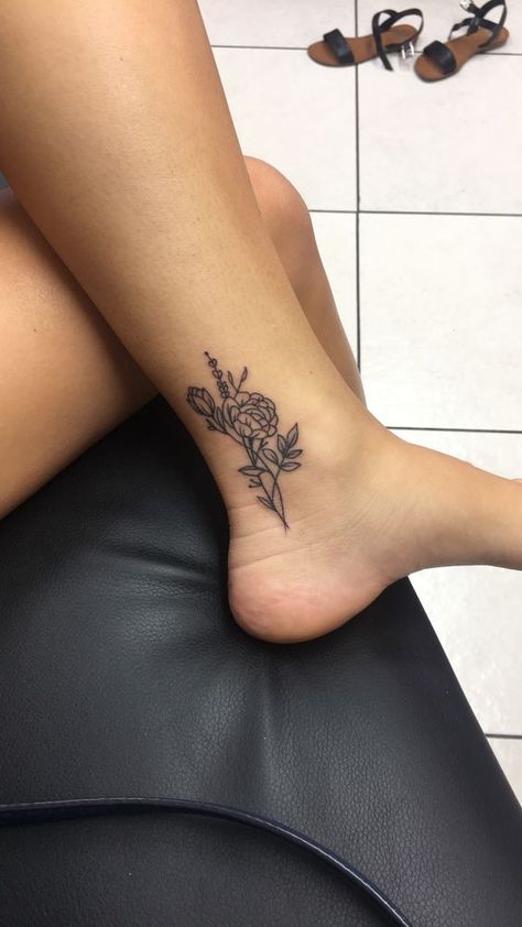 Find the special ankle tattoo that really speaks to you. Tattoo Tulip, 11 Tattoo, Sanskrit Tattoo, Tulip Tattoo, Ankle Tattoos For Women, Yakuza Tattoo, Ankle Tattoos, Girls Tattoo, Shape Tattoo