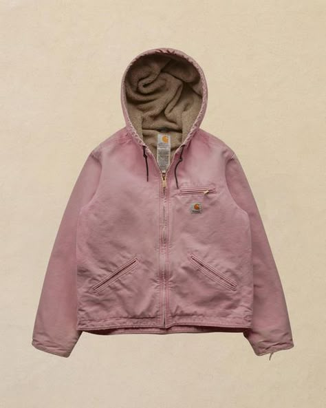 Pink Carhartt Jacket, Topi Vintage, Pink Carhartt, Carhartt Jacket, Cute Everyday Outfits, Outfit Inspo Fall, Vintage Pieces, Dream Clothes, Vintage Jacket