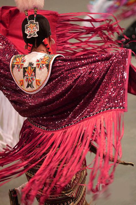 Fancy Shawl Regalia, Powwow Dancers, Powwow Outfits, Fancy Shawl, Native American Dance, Fancy Lady, Native American Dress, Powwow Regalia, Jingle Dress