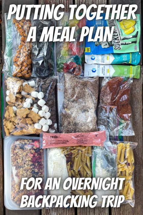 Overnight Backpacking Food, Backpack Meals Diy, Backpack Food Ideas, Healthy Backpacking Food, Backpack Camping Food, Back Packing Food Ideas, Trail Food Backpacking, Cheap Backpacking Meals, Backpacking Food No Cook