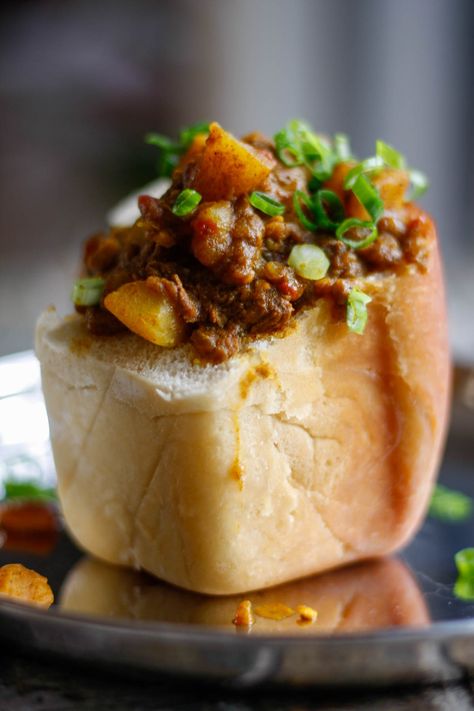 South African Curry Recipe For Bunny Chow! - Explore Cook Eat South African Curry, African Curry, South African Dishes, Foods For Abs, Bunny Chow, Lamb Curry, South African Recipes, Curry Recipe, African Food