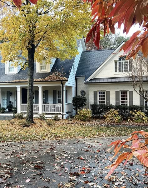 A Southern Charm Home Tour - Chinoiserie & Antiques